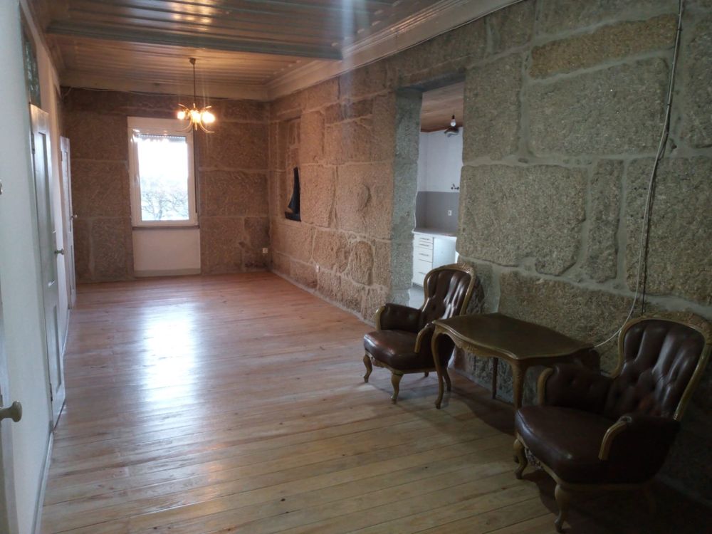 Moradia remodelada em Travanca de Lagos – Oliveira do Hospital