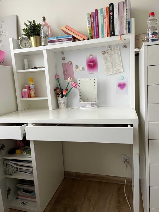 Sprzedam białe biurko  dla dziewczynki