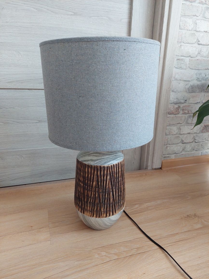 Lampka nocna pełniła funkcję dekoracyjną