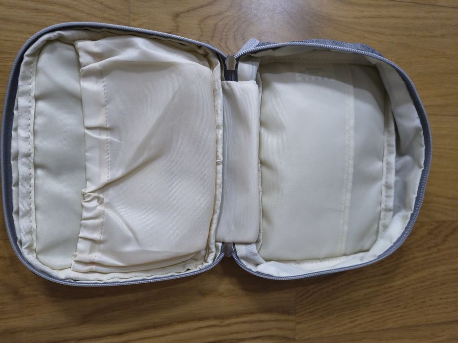 Organizer na chusteczki pieluchy pampersy do wózka dla niemowlaka