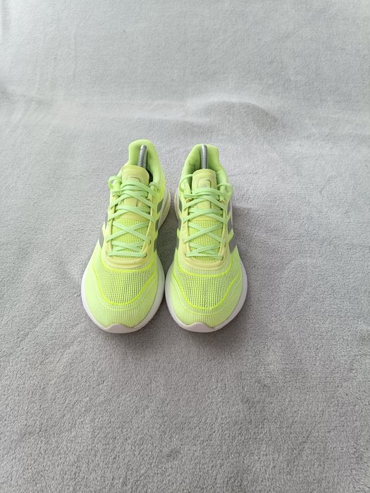 Женские кроссовки беговые Adidas р37.5