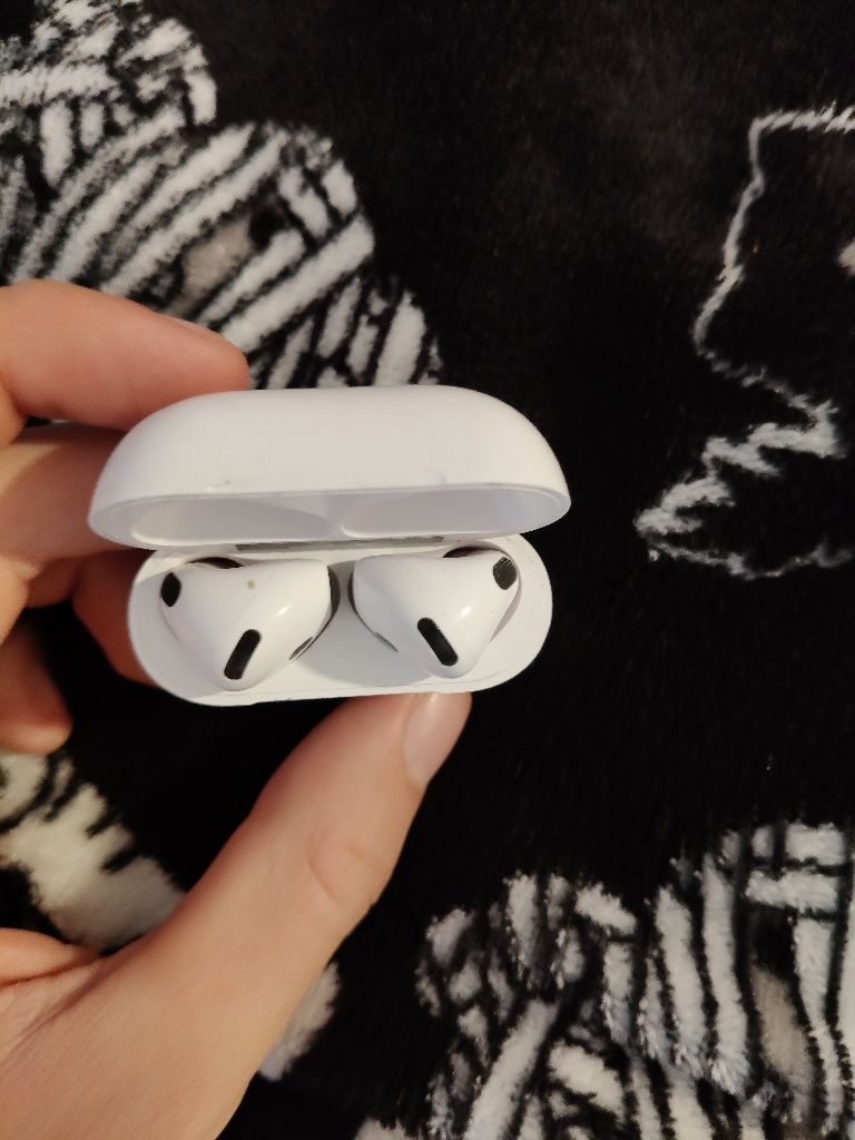 Airpods 4 stan dobry