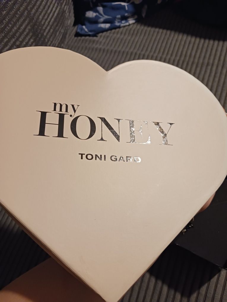 Pudelko w kształcie serca po perfumach i balsamie "My Honey" Toni Gard