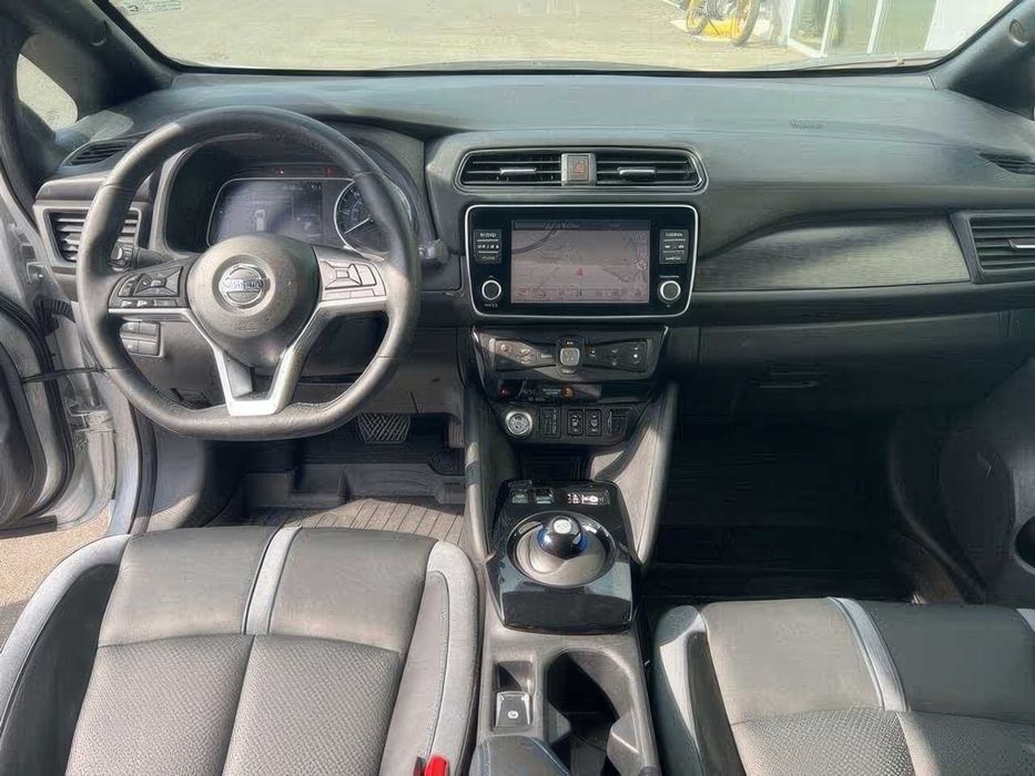 Nissan LEAF SL Plus      2020
