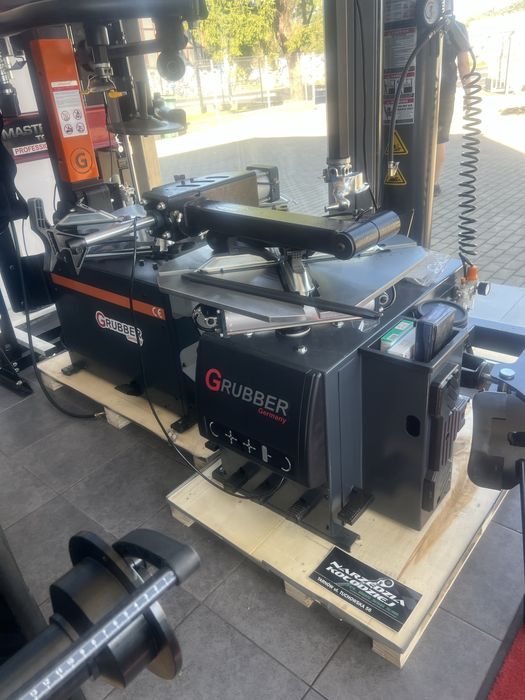 Maszyny wyposazenie Montażownica i wyważarka Hofmann z wyposaż.