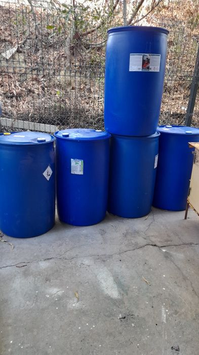 Bidões de 200 litros