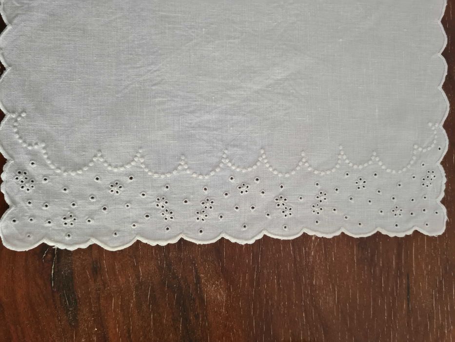 Naperons vintage bordados com rendas