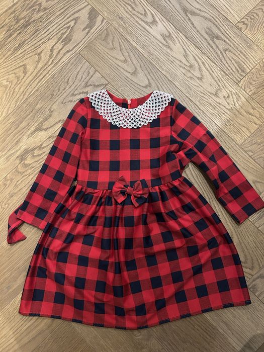 Sukienka w czerwoną kratę świąteczna 116