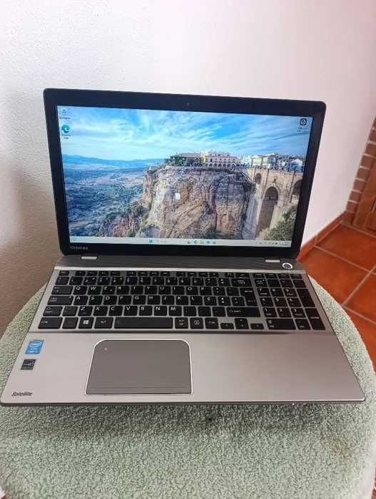 Toshiba Satellite P50-A-11J i7-4700MQ 8GB RAM 256GB SSD