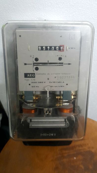 Contador de corrente trifásico AEG