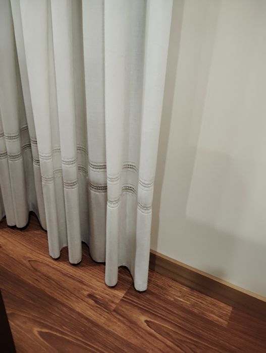 Cortinados em cor perola