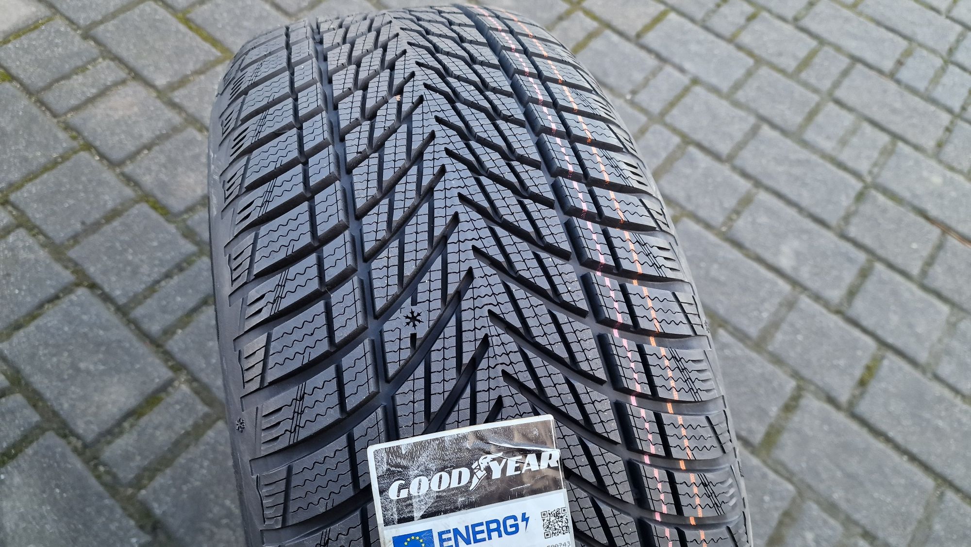 Nowe Opony Zimowe Goodyear UltraGrip Performance 3 235/45R18  2923 4s