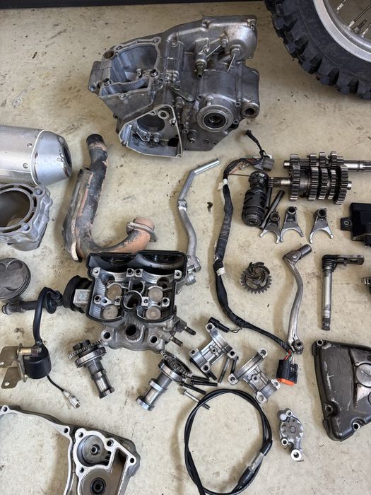 Części SUZUKI RMZ250 R 04-06 Głowica Kartery Skrzynia Moduł Sprzęgło