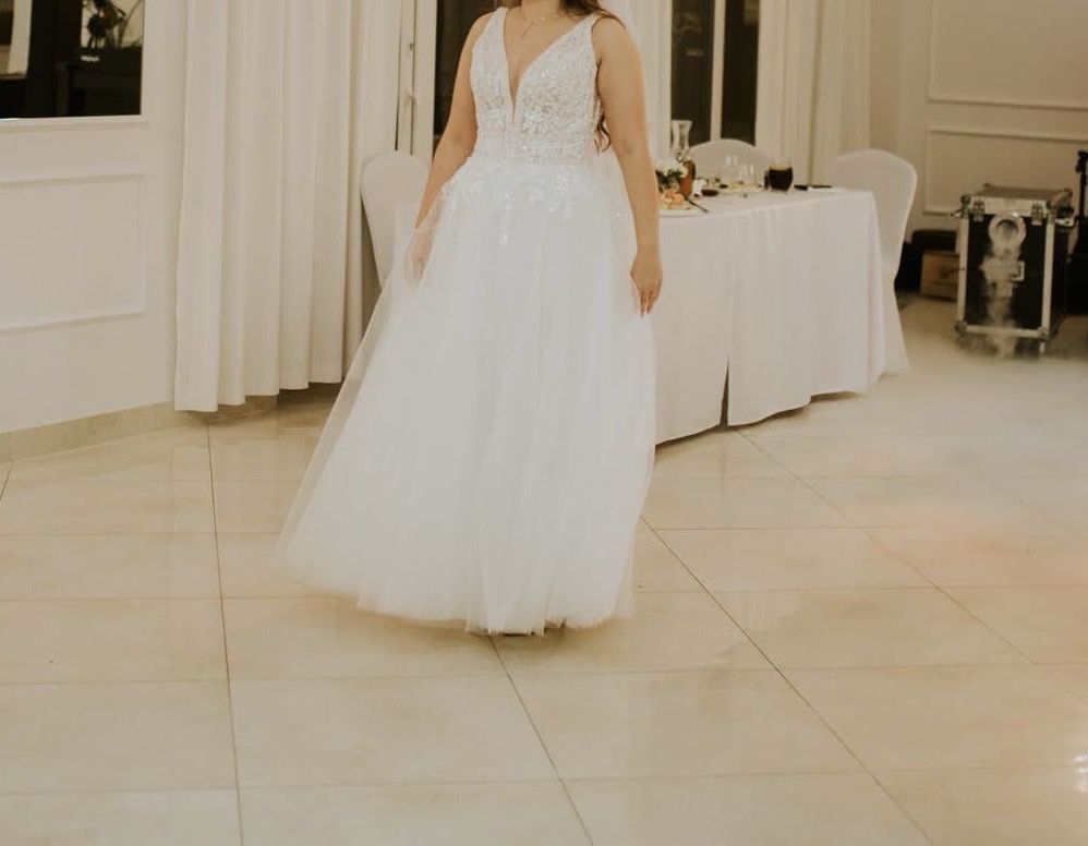 Suknia slubna rozmiar 38/40 + GRATISY
