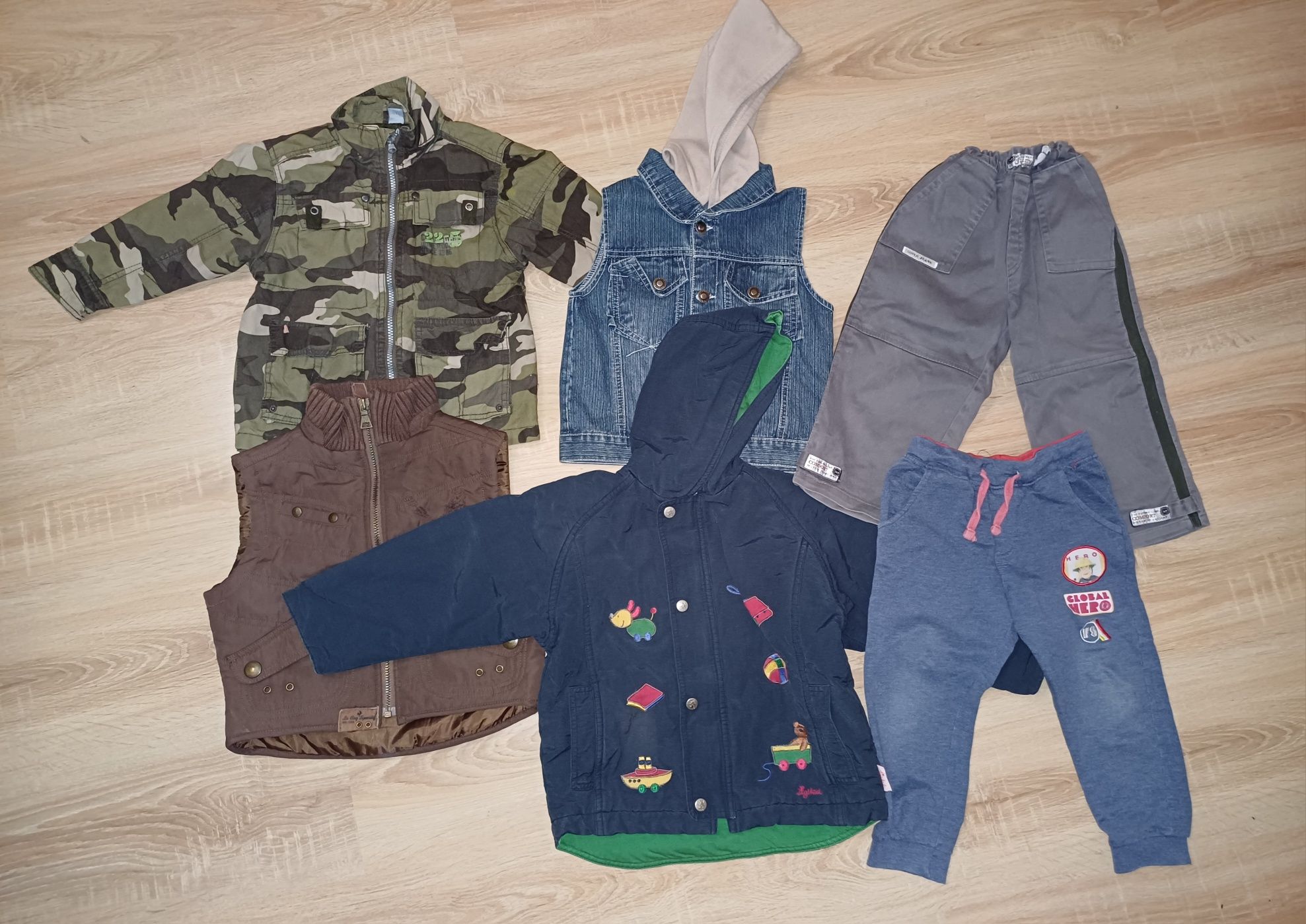 Zestaw ubrań dla chłopca 3-4 letniego