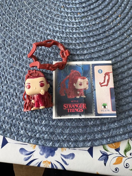 Figurka kinder joy stranger things eleven