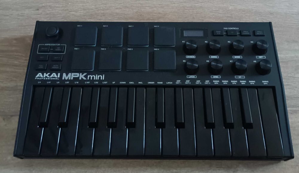 Akai Professional MPK Mini – Controlador MIDI