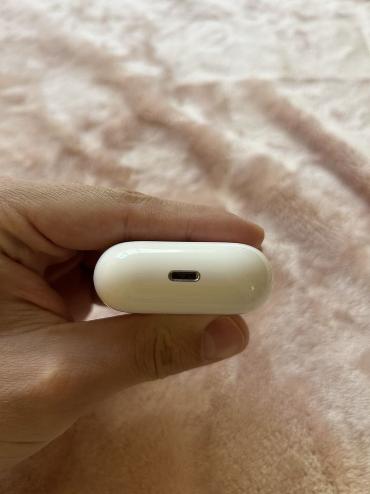 Apple AirPods 3 generacji