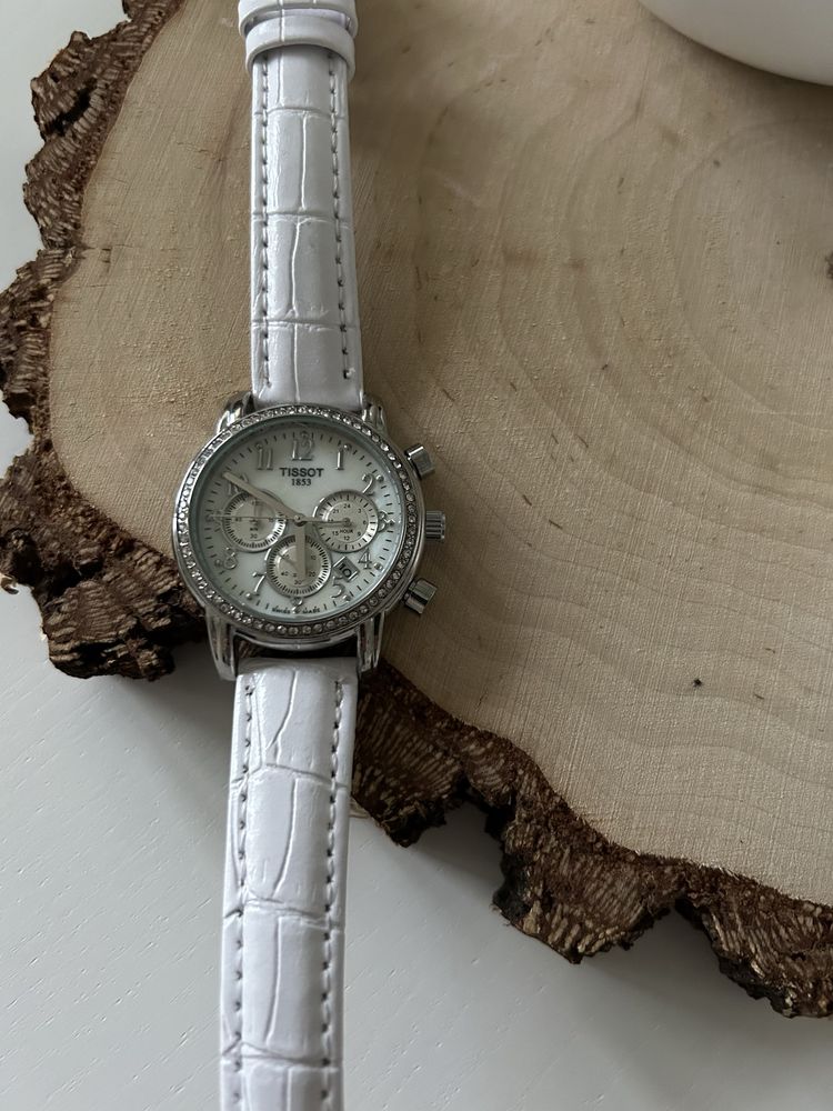 Zegarek Tissot, biały pasek