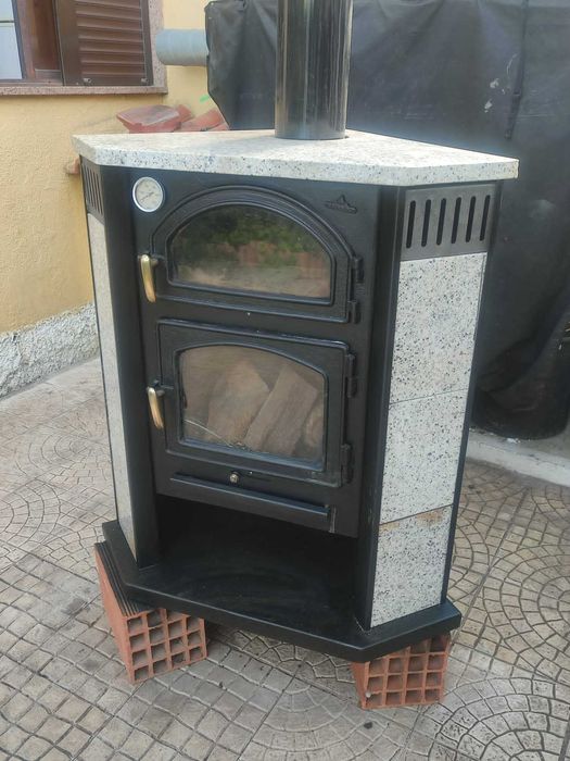 Vendo Salamandra em estado impecável