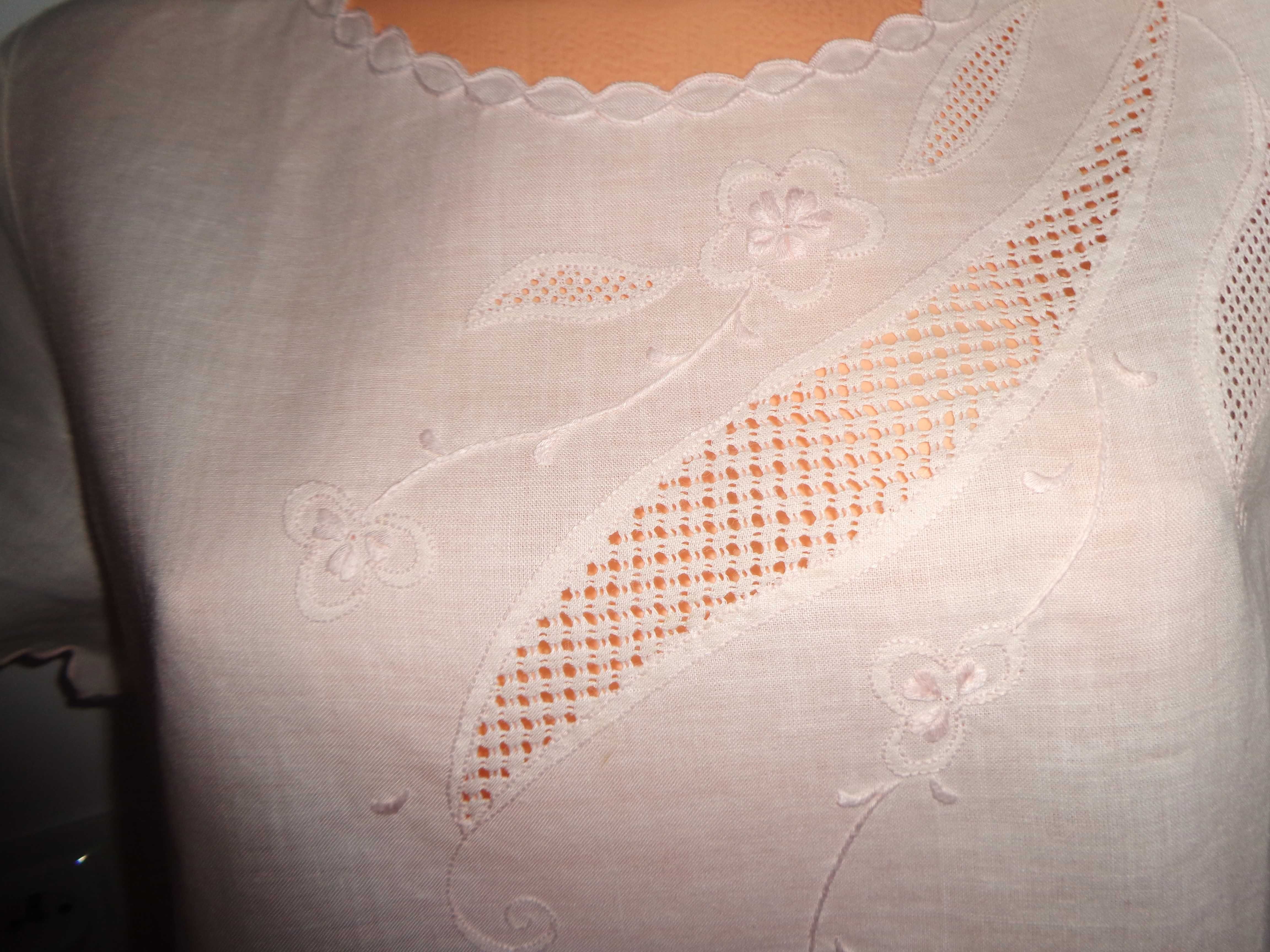 Śliczna pastelowa lniana bluzeczka z delikatnym haftem roz.M
