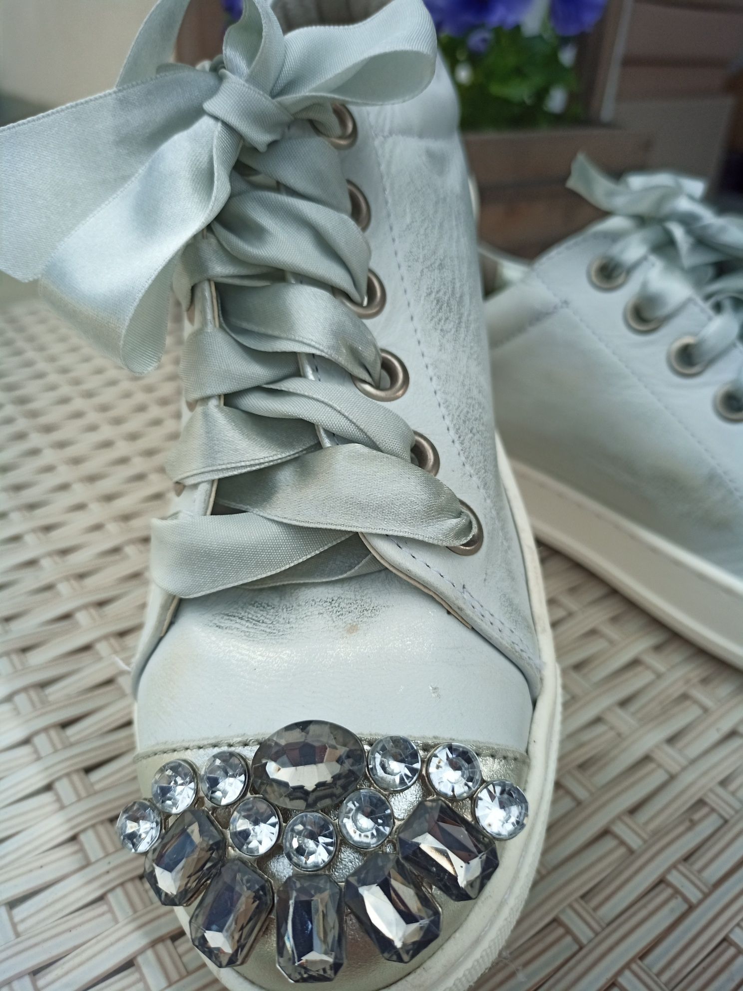 Nowe Trampki sneakersy damskie skóra Hellbut miu miu z kamieniami