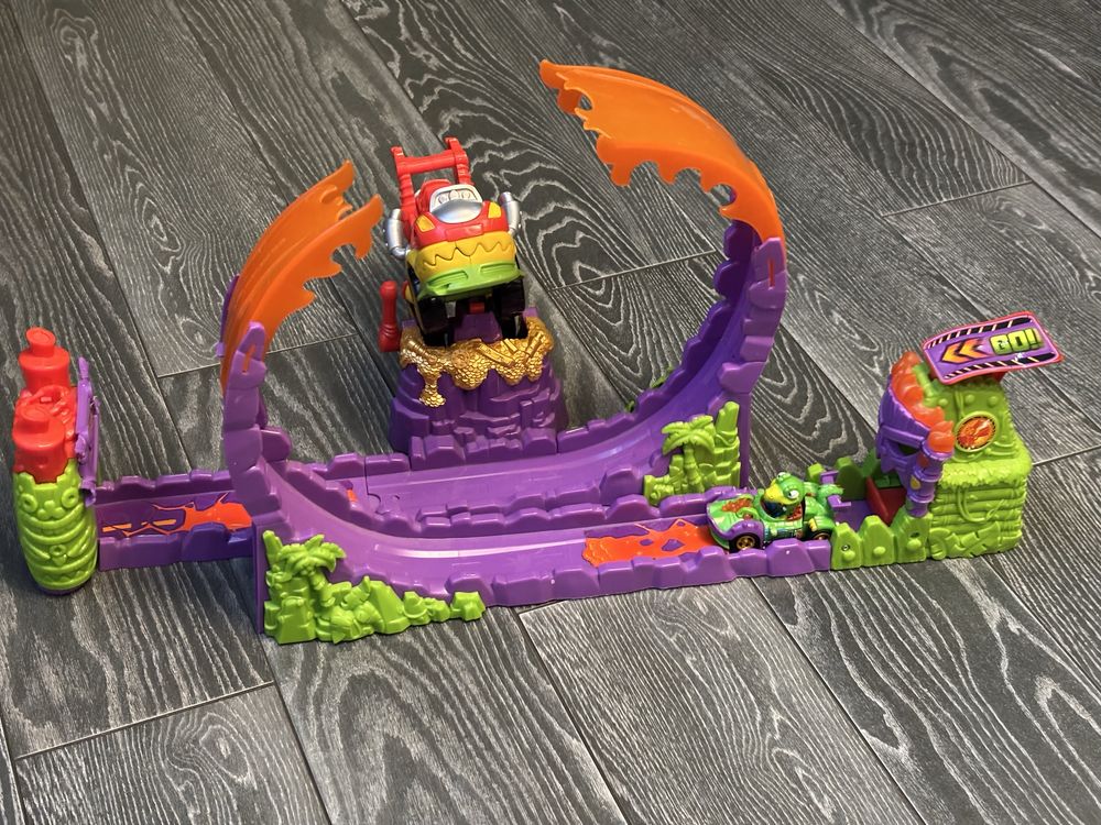 T-Racers Dragon Loop wyrzutnia pojazdem