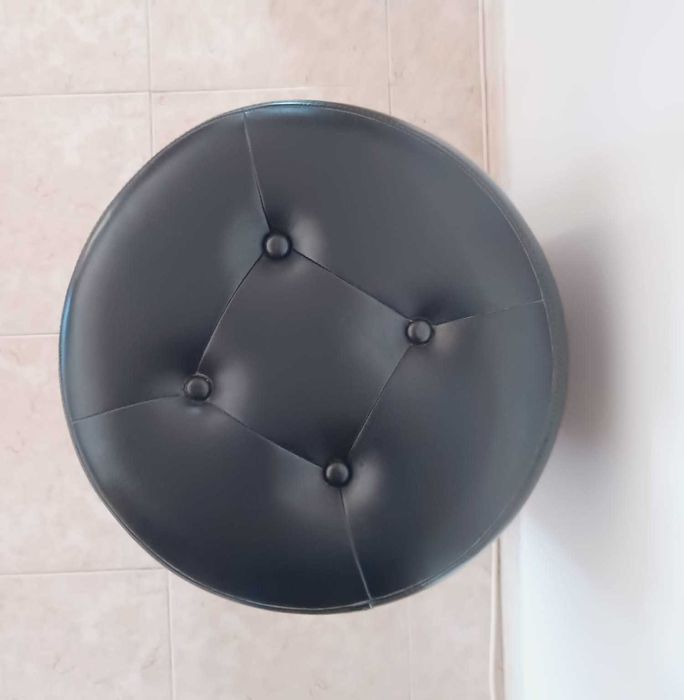 Banco Puff com Arrumação em Pele