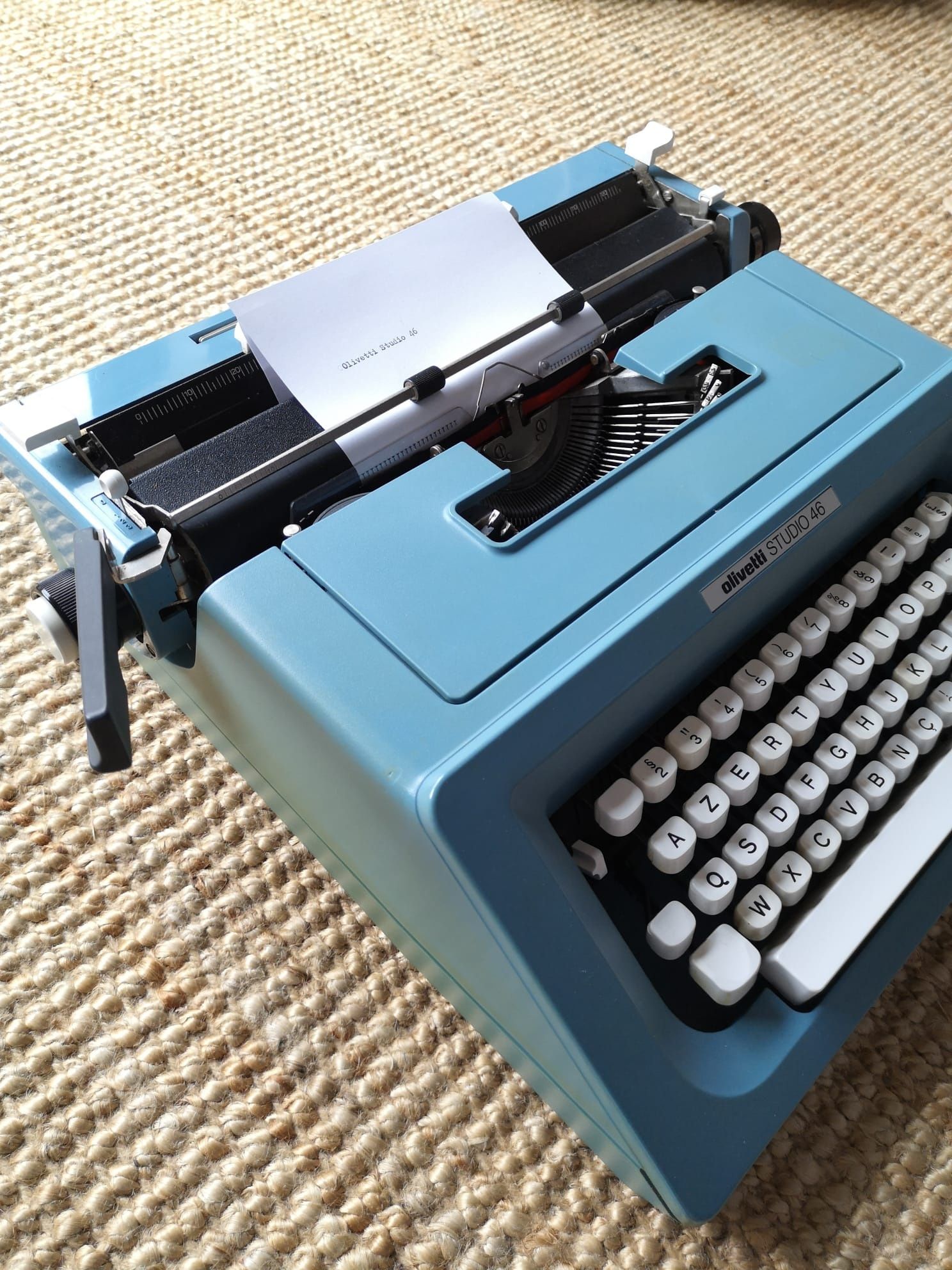 Máquina de escrever Olivetti studio 46