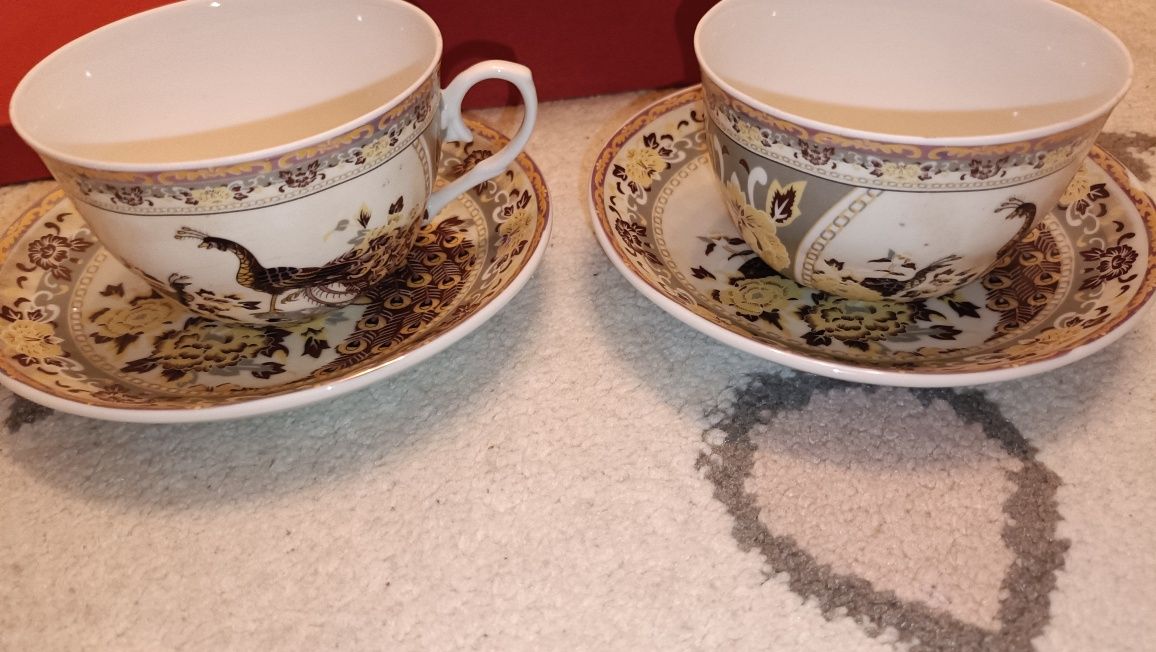 Dwie filiżanki z porcelany