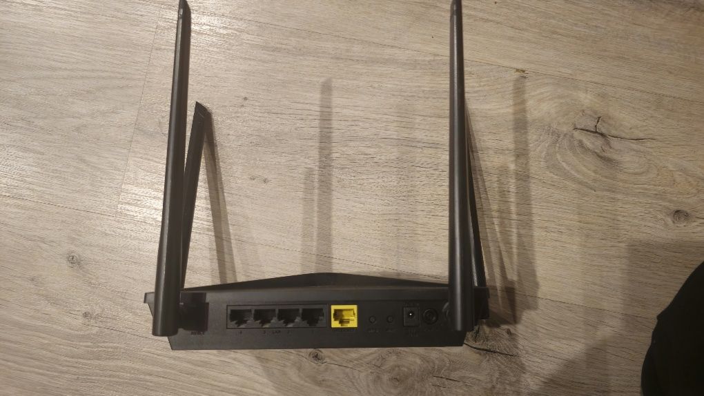 Router D-link dir-853