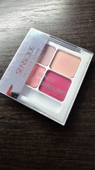 Sensique Trendy Eyeshadow - Coral Reef. Paletka cieni.