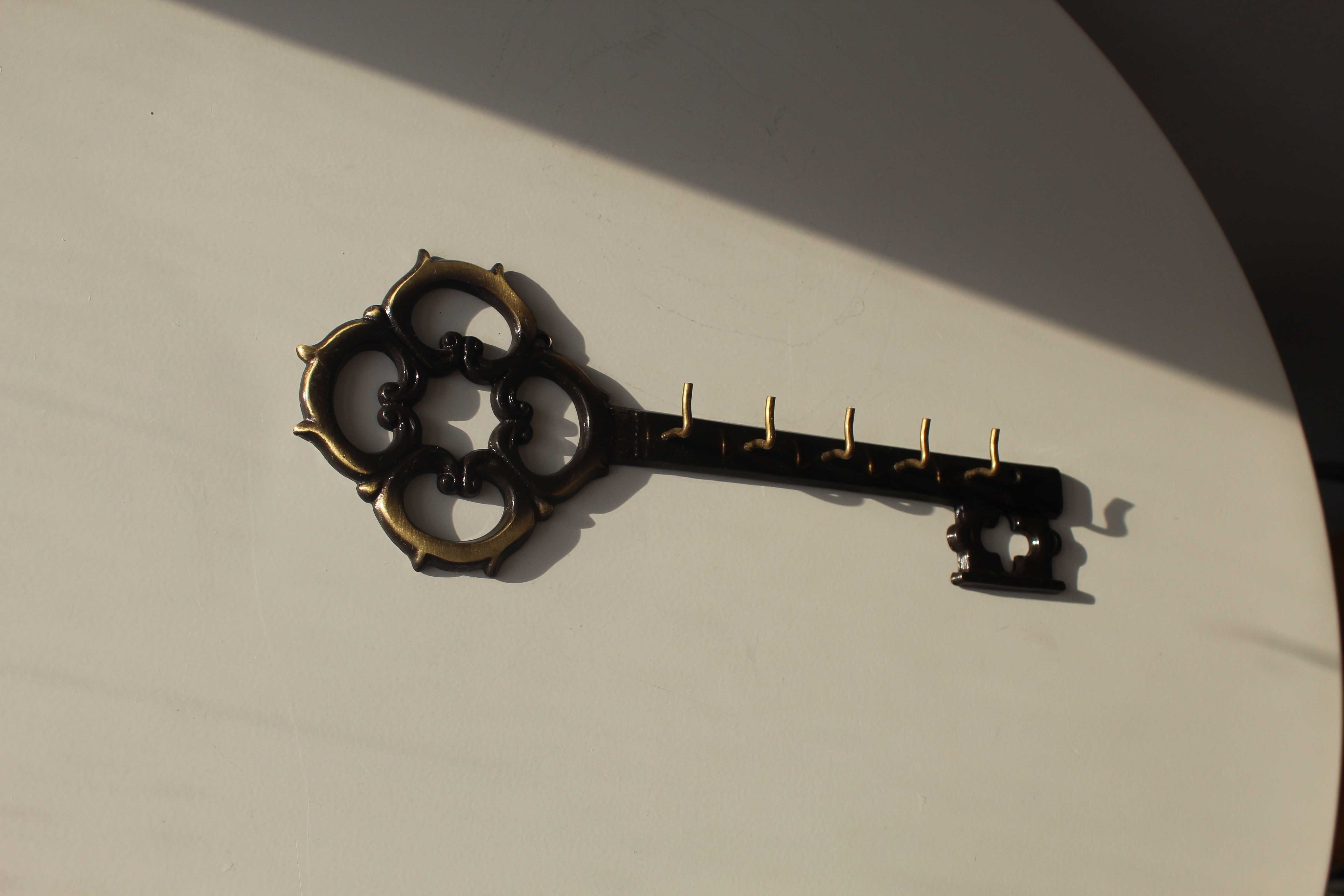 Вешалка, ключница, ключ, бронза, Германия, 24.5 см