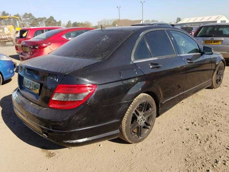 Разборка W204 C class Запчастини mercedes мерседес авторозборка