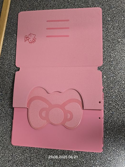 Etui pokrowiec na tablet apple iphone, helllo Kitty różowy,  niestety