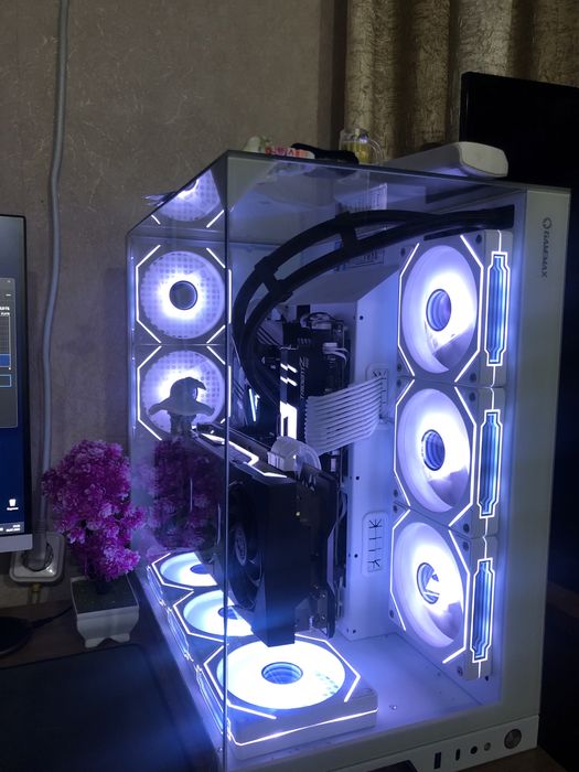 Ировой компьютер  Ryzen 7 5700x DDR 4 32 gb RTX 3070 suprim