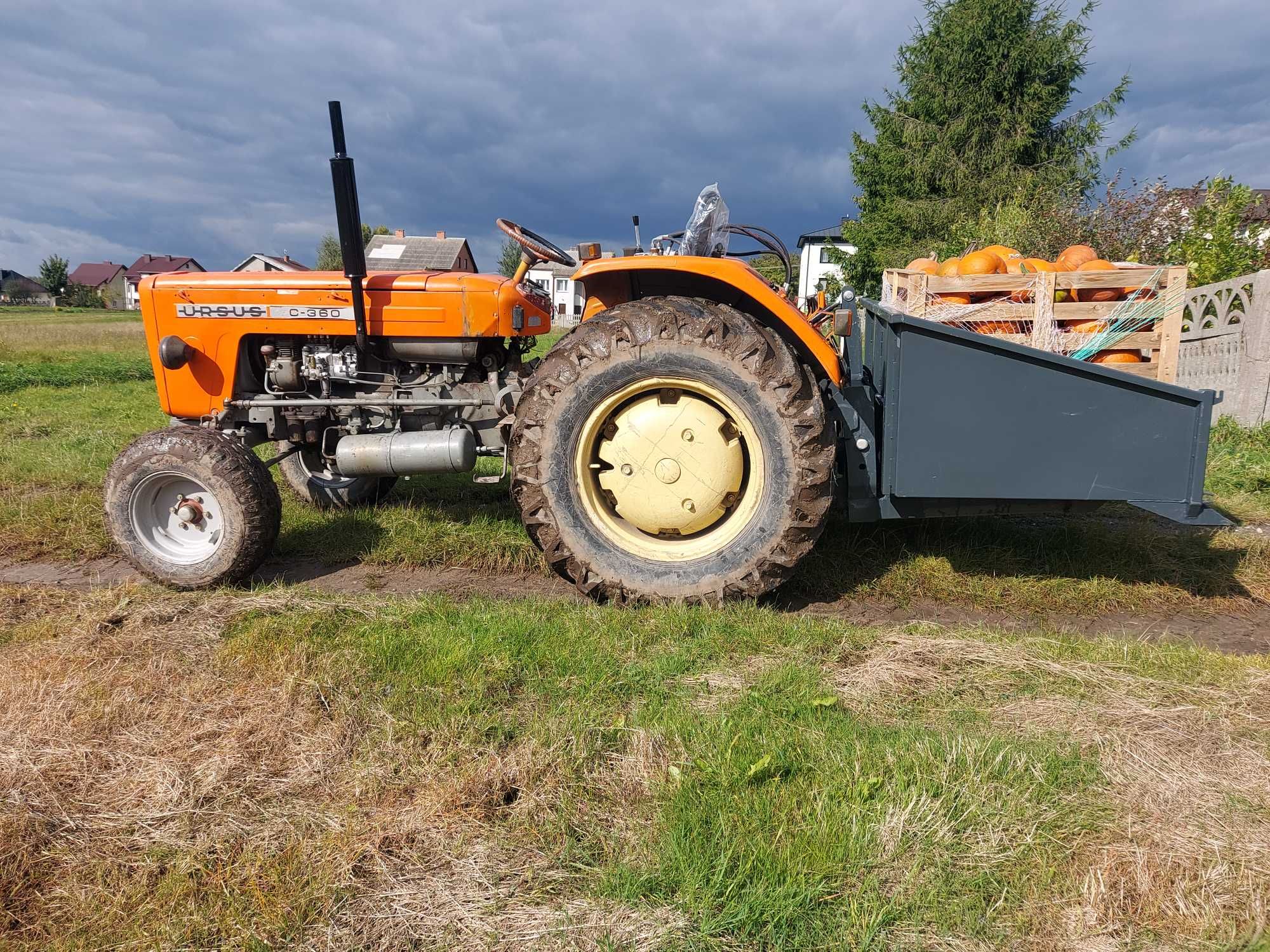 Osprzęt do ciągnika ! Skrzynia do przewozu z wywrotem hydraulicznym !