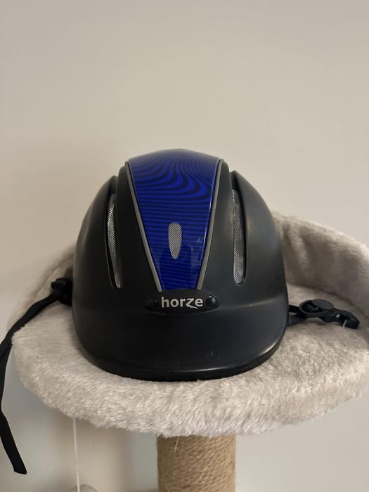 Kask jeździecki.