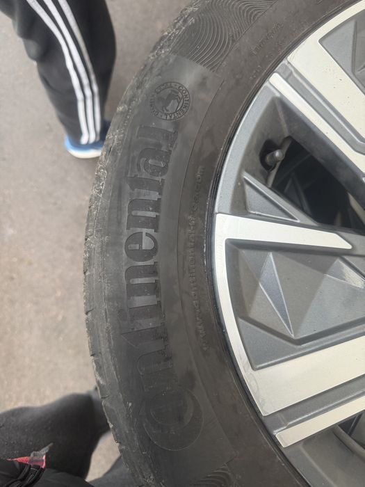 Продам літню гуму, покришки контенинталь!