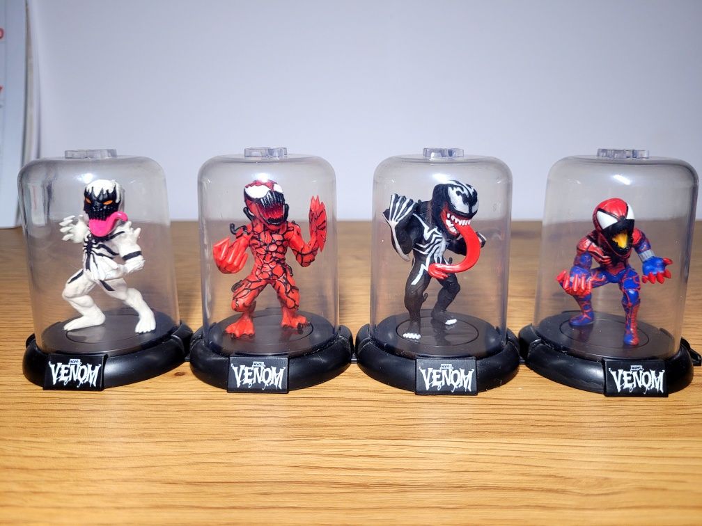 Kolekcja figurek Venom z Domez (Marvel)