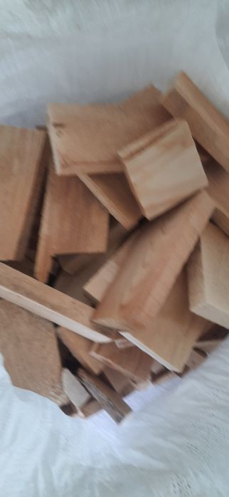 Drewno rozpalkowe w workach ścinki klocki opał