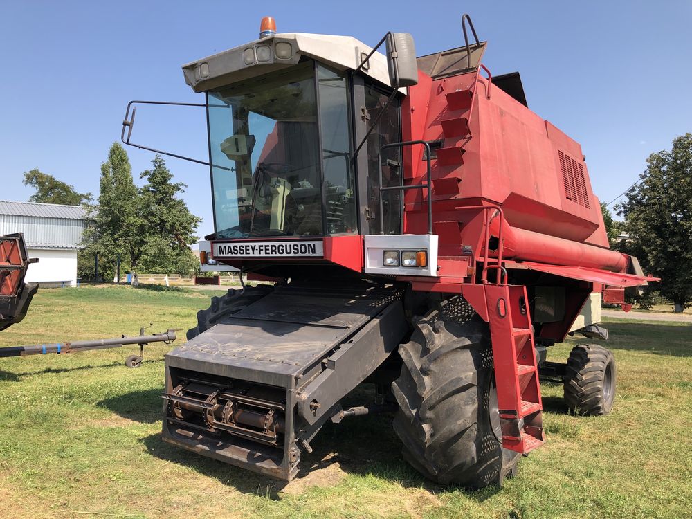 Комбайн Massey Ferguson