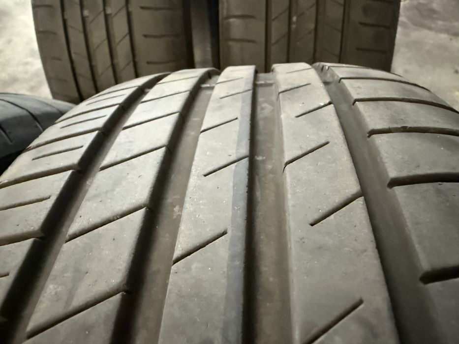 Pneus 225/55 R17 97W