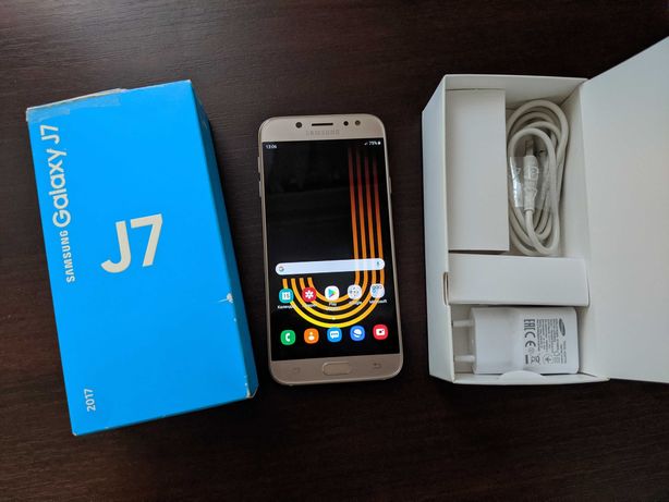 Смартфон Samsung Galaxy J7 (SM-J730FM)