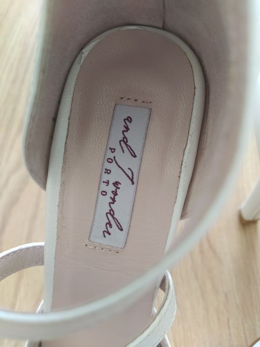 Sapatos de noiva branco pérola "and I Wonder"