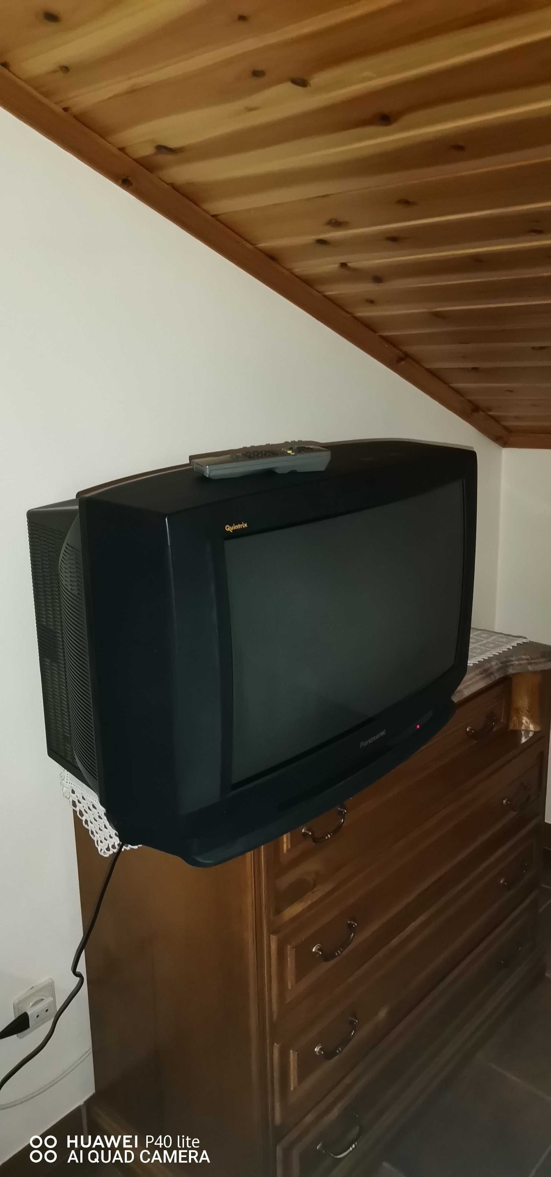 TELEVISÃO Panasonic c/ Comando