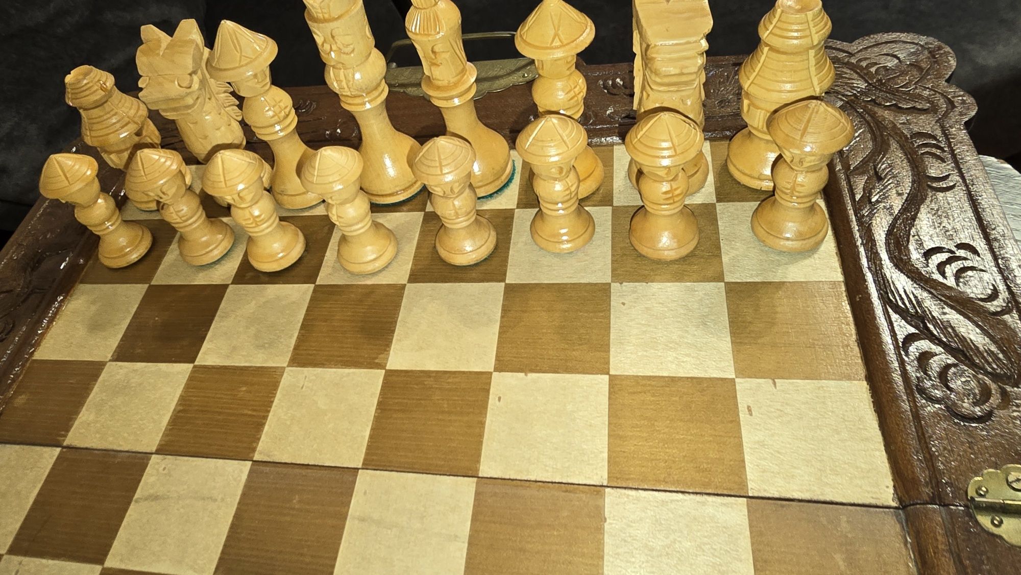 Szachy drewniane rzeźbione chińczyk