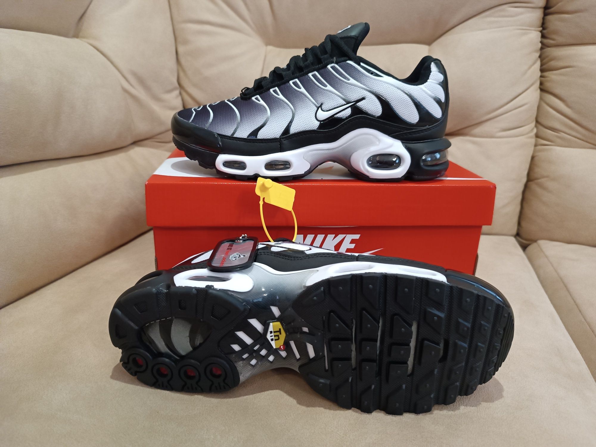 кроссовки Nike Air Max 97 TN plus (3 кольори) Розпродаж!