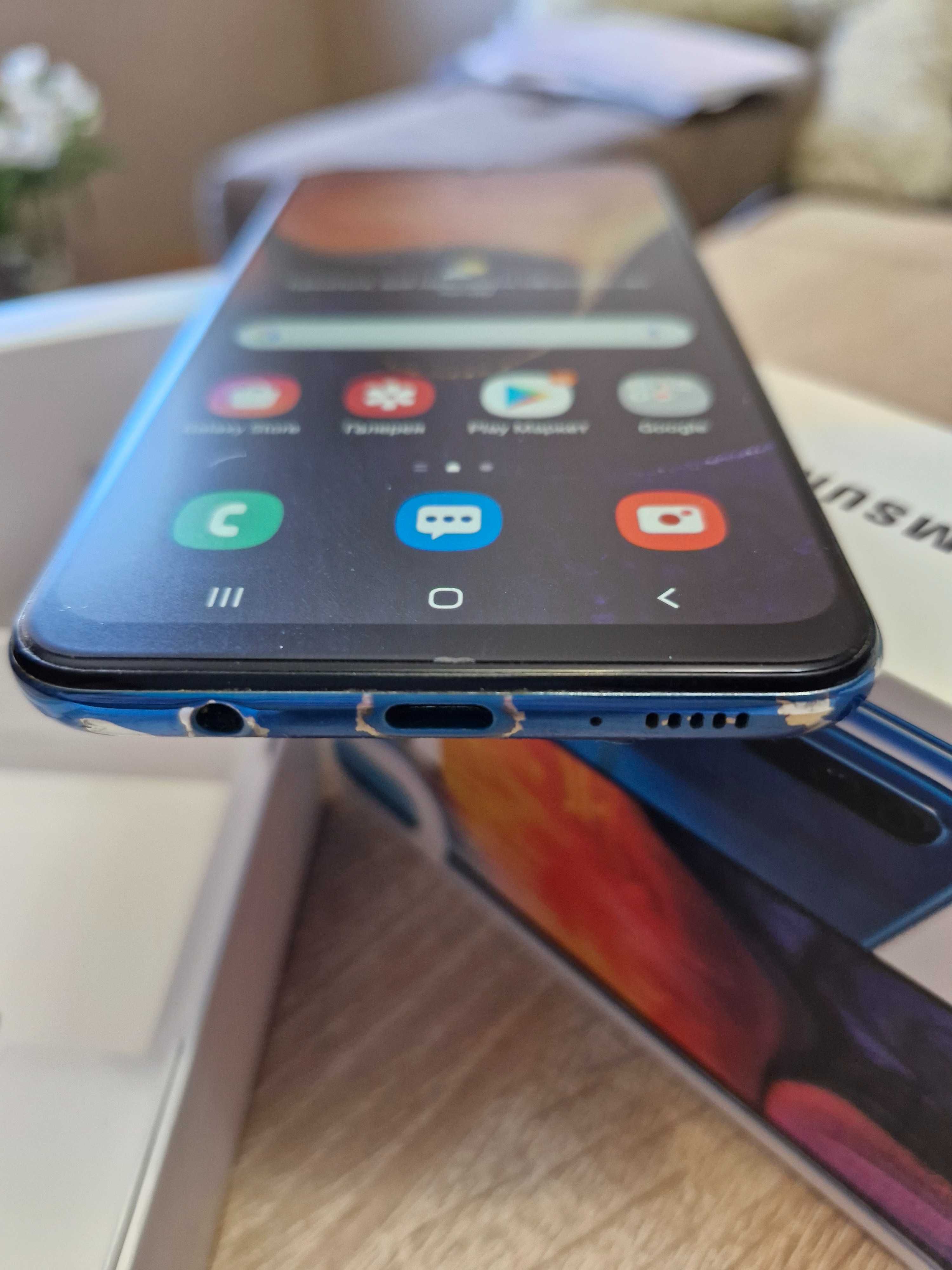 Телефон  Samsung A50 4/64 2019