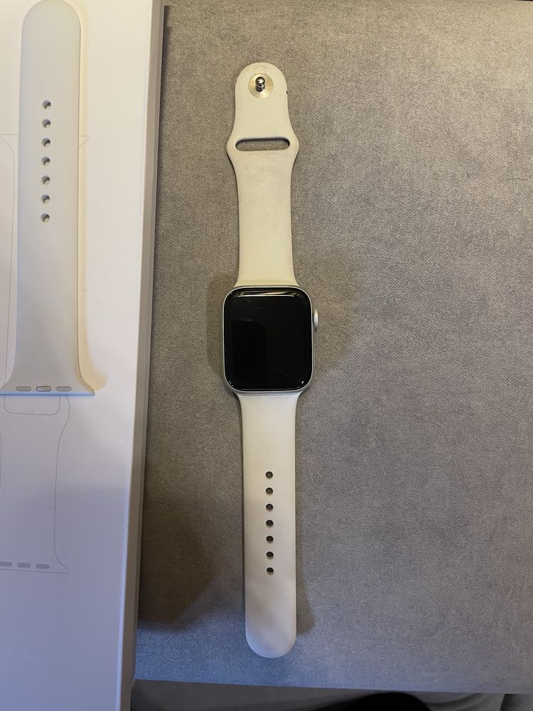 Apple watch SE smartwach